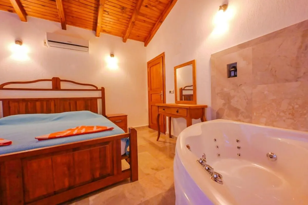 Villa Candy Stone, Private Pool Villa For 8 People Fethiye